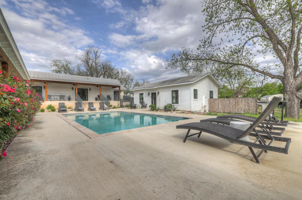 Schubert Inn Cottage - Pool - Walk To Main St Fredericksburg Dış mekan fotoğraf